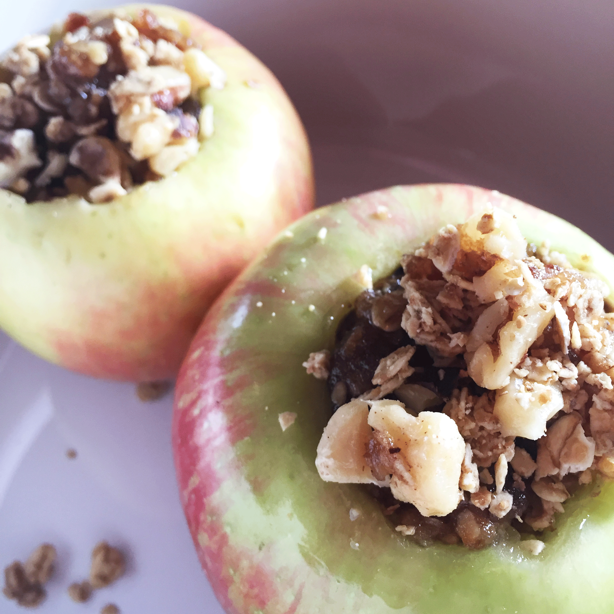 Baked Apples Filled with Oatmeal, Dates, and Brown Sugar
